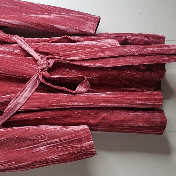 Adelyn Rea Neck Crushed Velvet Long Puff  Sleeve Faux Wrap Dress - Picture 4 of 8